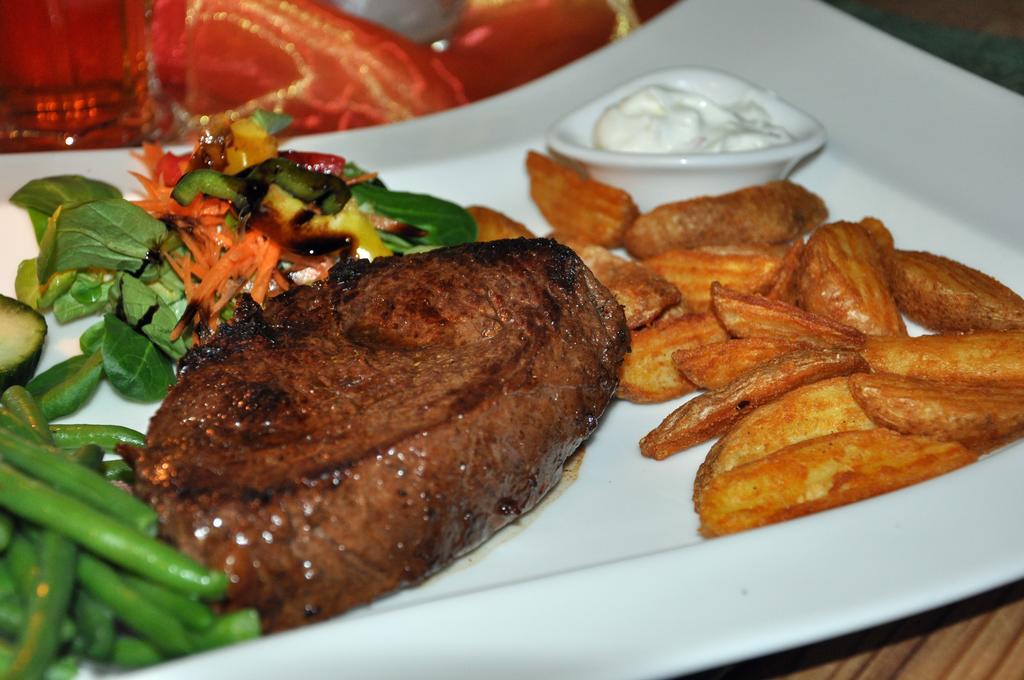 Steakhouse & Pension Crazy Horse Suhl Eksteriør billede