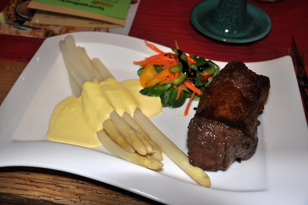 Steakhouse & Pension Crazy Horse Suhl Eksteriør billede